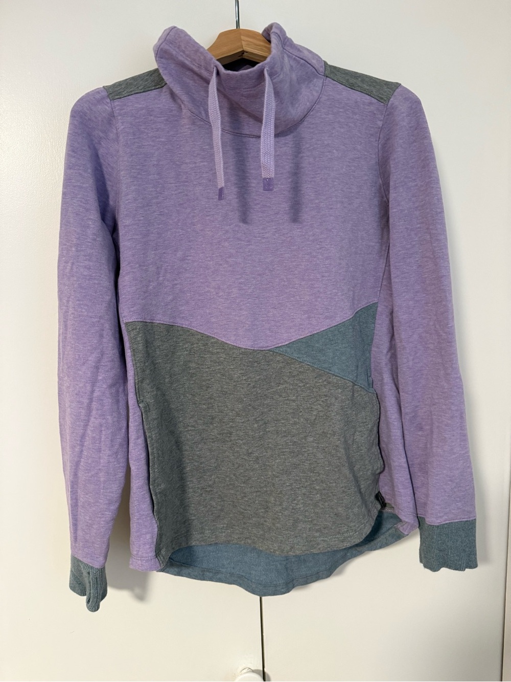 L.L. Bean Women’s Lavender and Gray Hoodie Pullover